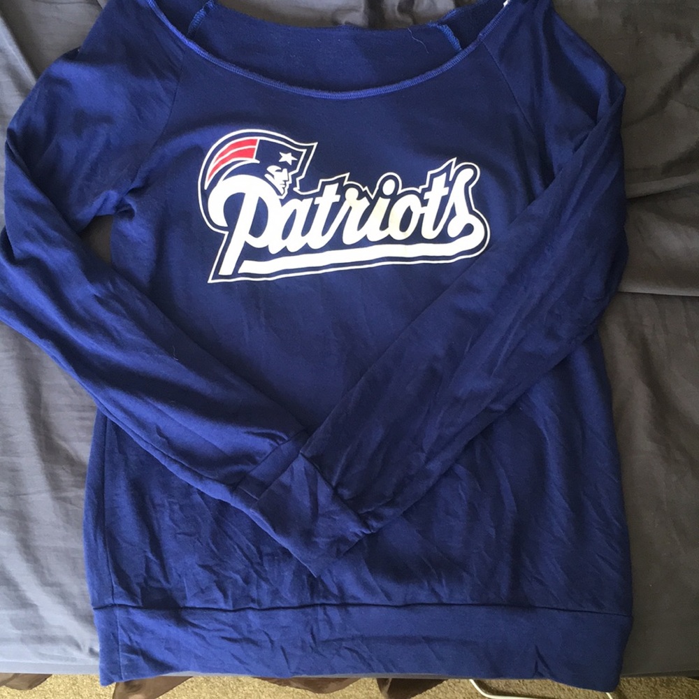 New England patriots off the shoulder